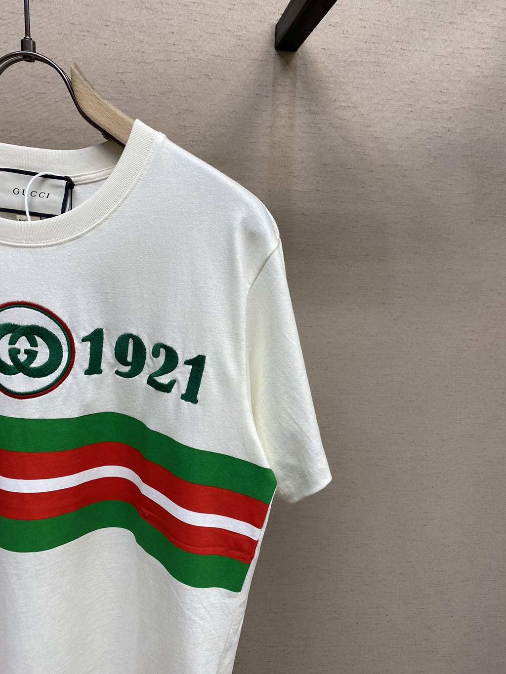 Gucc* T-shirt